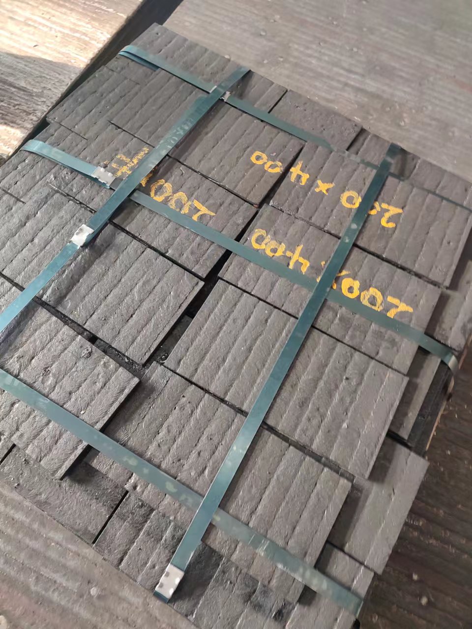 天津堆焊耐磨板耐磨钢板